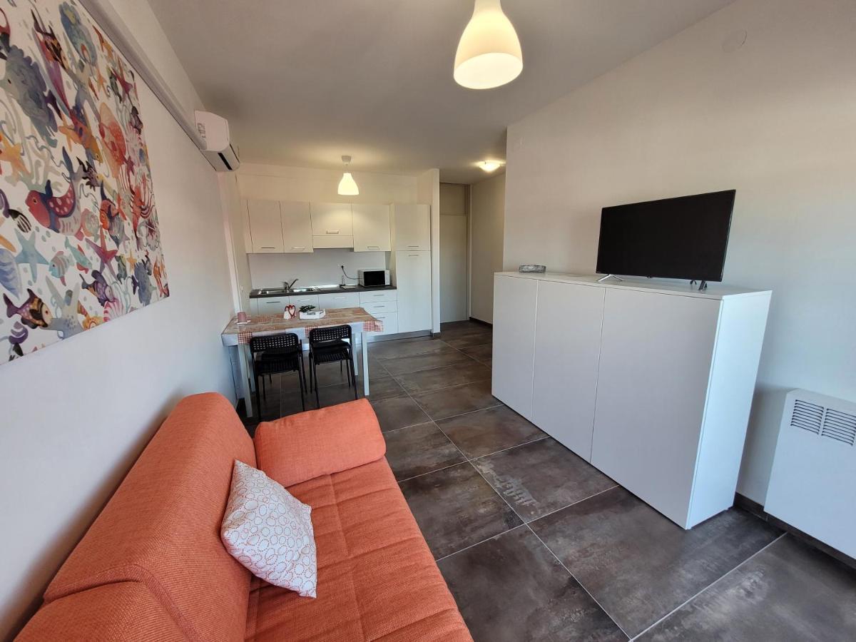 B Apartment *